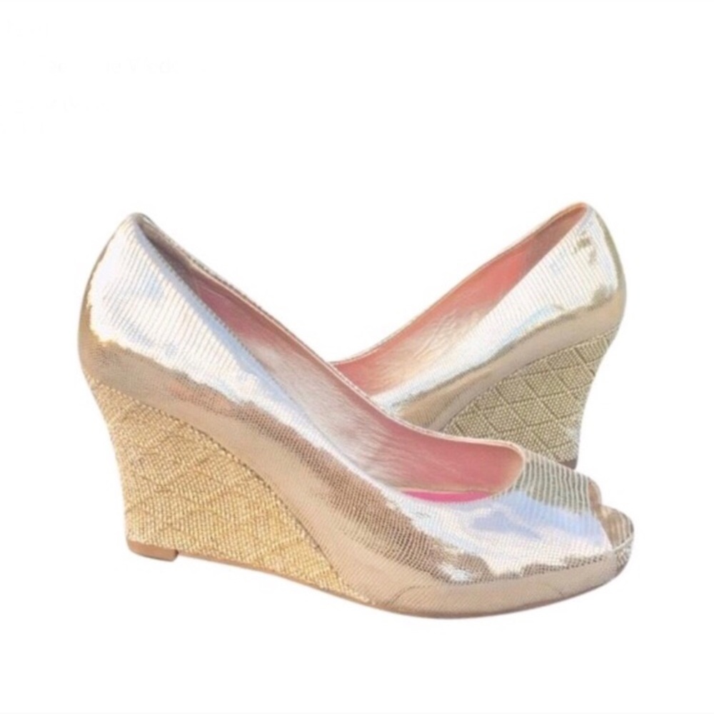 Lily Pulitzer wedge resort in gold.